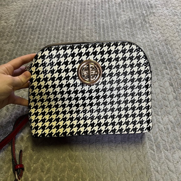 Black and White Houndstooth Crossbody Purse - Picture 2 of 6